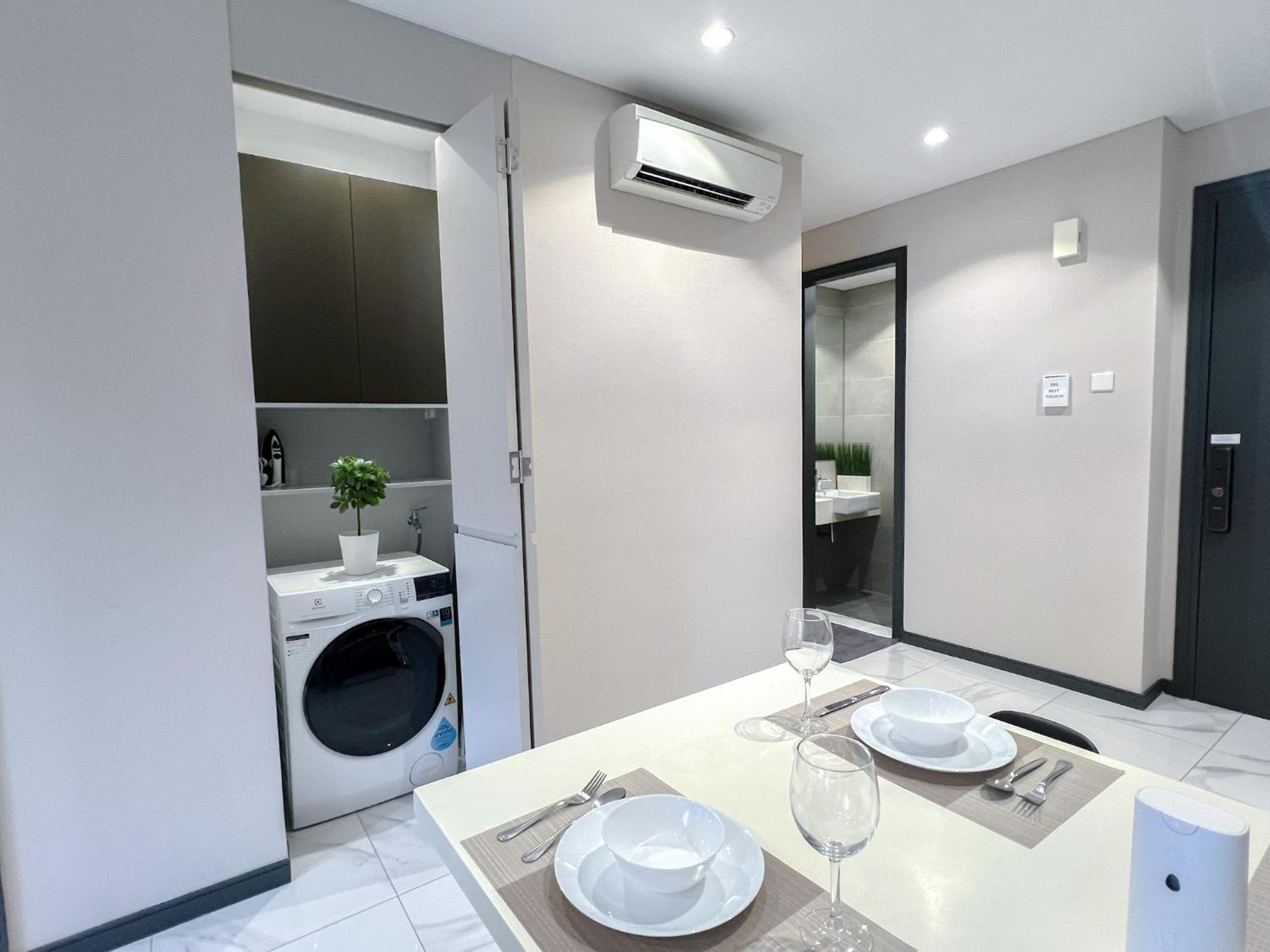 8 Kia Peng By Scape Apartment