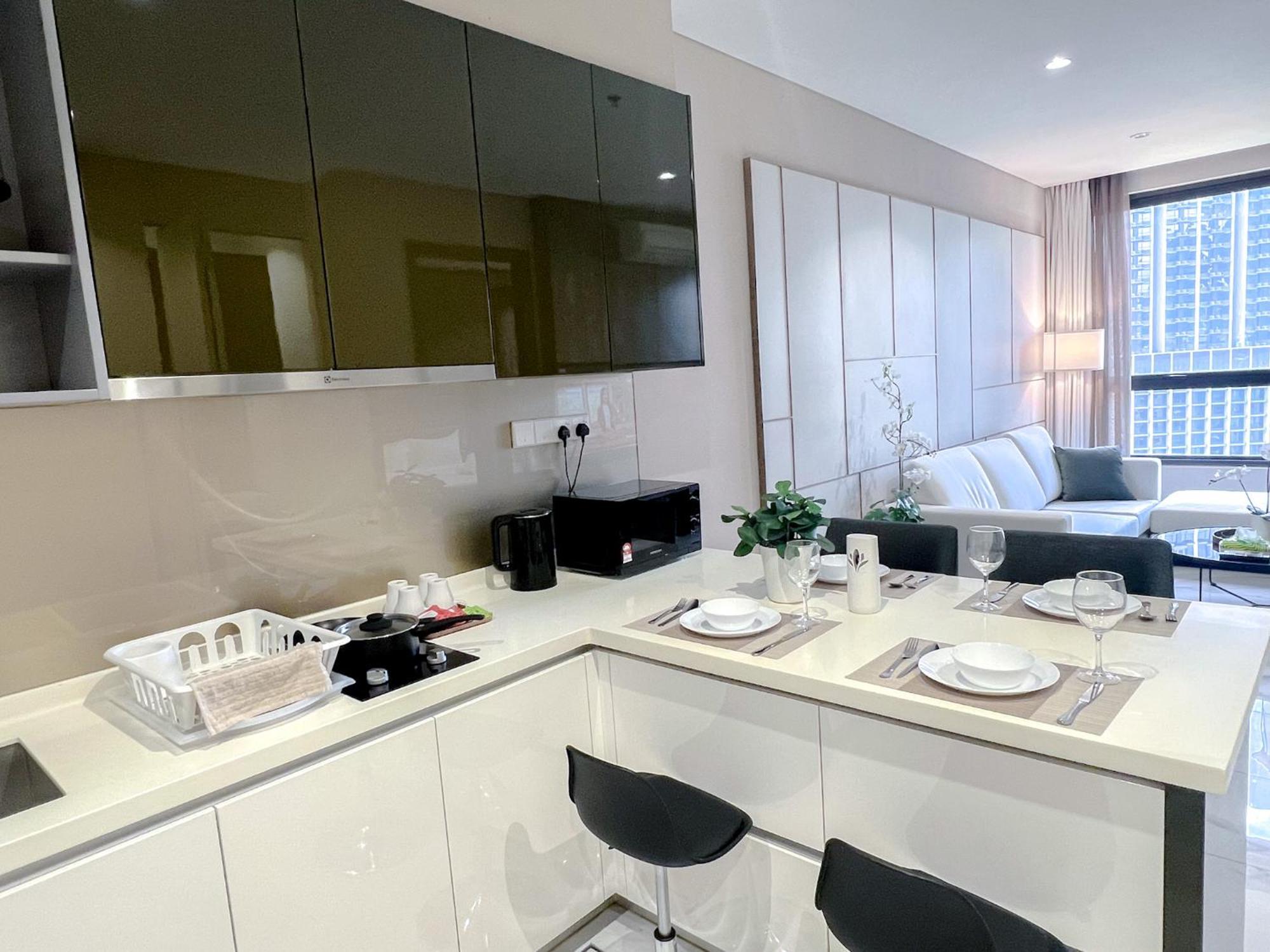8 Kia Peng By Scape Apartment